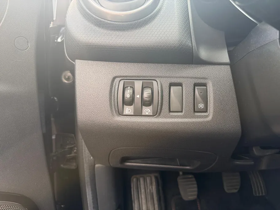 Renault Clio 0.9 TCe Limited | Navigatie | Bluetooth | Parkeersensoren | Onderhoudshistorie | LMV | Airco | Cruise Control | 12 Maanden BOVAG Garantie