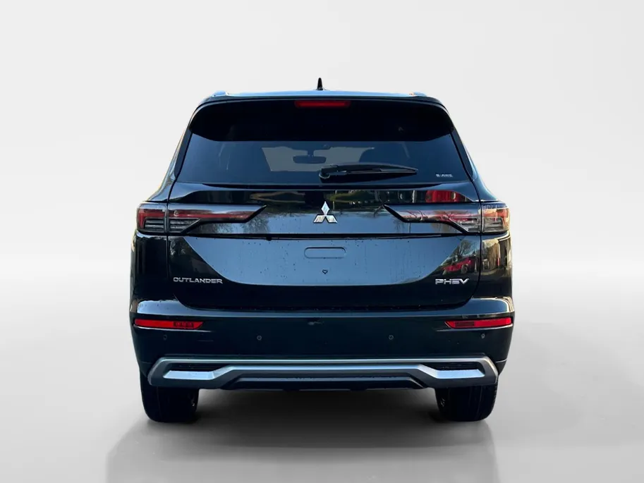 Mitsubishi Outlander 2.4 PHEV First Edition | 6000 EURO KORTING | NU DIRECT LEVEBAAR | 8 JAAR GARANTIE |