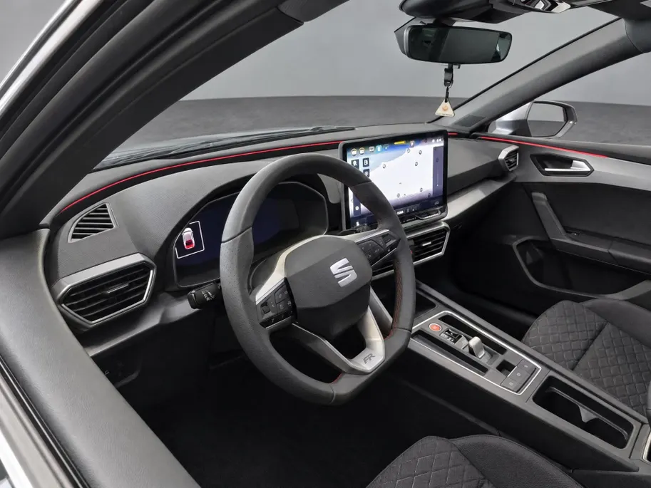 SEAT Leon Sportstourer FR Business 1.5 eHybrid 150 kW / 204 PK Station | Technology Pack | 18'' Lichtmetalen velgen | 5000,- Herwaardering!!