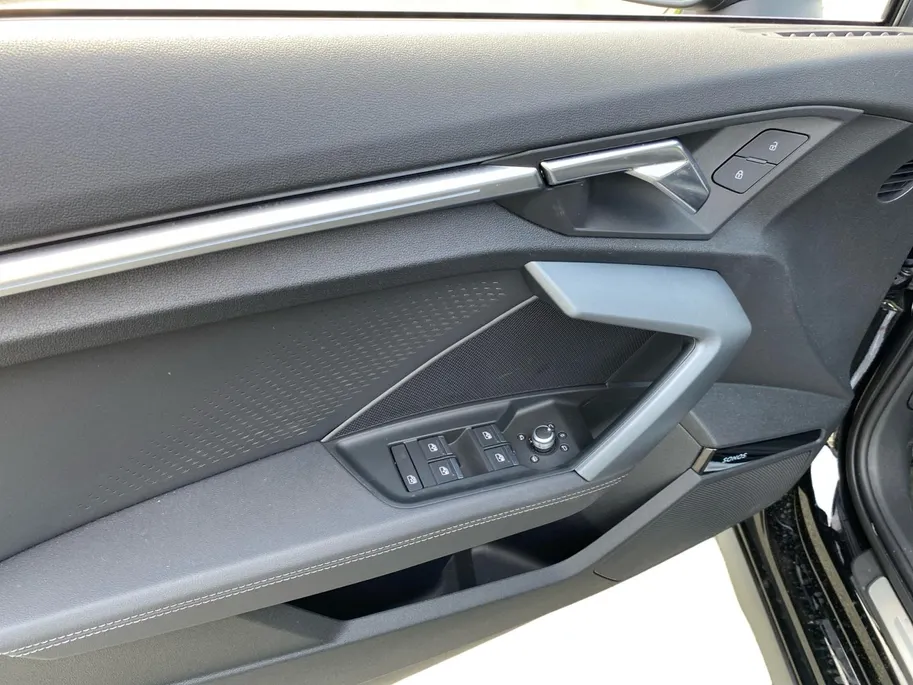 Audi A3 Sportback 35 TFSi mild-Hybrid S-Tronic aut. S Edition S Line Sportstoelen | Pano dak | SONOS Sound | Camera | Stoelverwarming | CarPlay | Cruise Control adapt. | Etc.