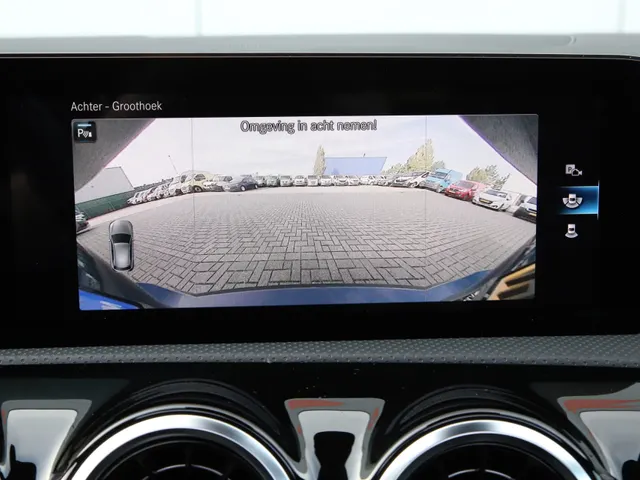 Mercedes-Benz A-Klasse 200 Luxury Line AUTOMAAT | LEER | CLIMA | PANO | NAVI