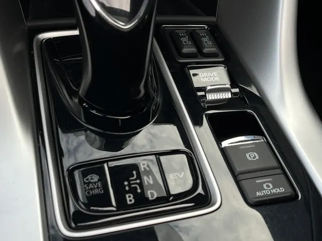 Mitsubishi Eclipse Cross 2.4 PHEV Instyle+ | Panoramadak | Trekhaak | All Seasons