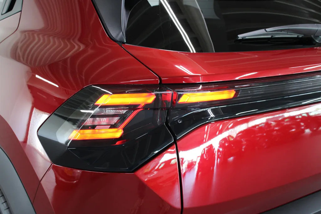 Suzuki e Vitara Style 61 kWh / Stoel + Stuurverwarming / 360° Camera / Navigatie /