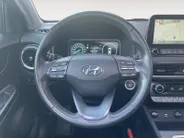 Hyundai Kona 1.6 GDI HEV Fashion Sky | Navigatie| Lichtmetalen velgen| Parkeersensoren| Schuif- kanteldak| Climate Controle| Adaptieve Cruise Controle| Dode hoeksensor|