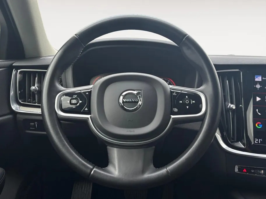 Volvo V60 2.0 B4 Core | Achteruitrijcamera | Elektr. Achterklep | Lederen bekleding | Geheugen stoelen | Dodehoek detectie | 12 maanden garantie! |