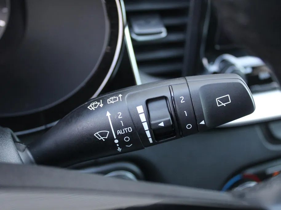 Kia Ceed 1.0 T-GDi DynamicPlusLine | Stuur-/stoelverwarming | Camera | Draadloos laden | LED | Dodehoek detectie | 16' LM |