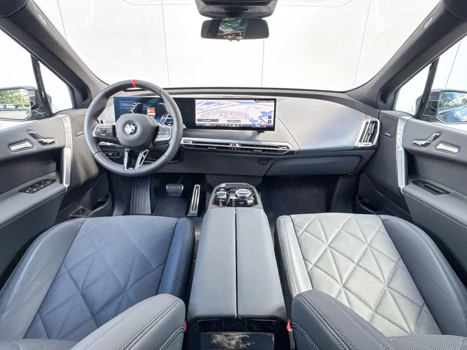 BMW iX xDrive M70