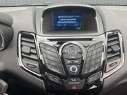 Ford Fiesta 1.0 EcoBoost 100 pk Titanium Navi - voorruitverwarming - cruise control - distributieriem vervangen