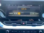 Kia e-Niro ExecutiveLine 64 kWh | Climate control | Leder | Stoel + stuurverwarming en ventilatie | Schuif/kanteldak | Navigatie | 17 inch LM-velgen | Keyless | SOH 97% |