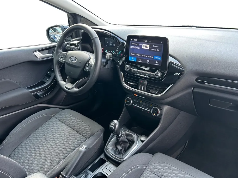 Ford Fiesta 1.0 EcoBoost Hybrid Titanium | Apple Carplay/Android Auto | Winter pack |  keyless entry |keyless start | Cruise control |