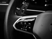 Volkswagen Tiguan 1.5 TSI 150pk DSG R-Line Business+ · Leder · Panoramadak · Apple/Android Car Play · Dodehoeksensor · Elek. Achterklep · 360 Camera · All-season banden · 19'' Inch · EXTRA INRUILKORTING ·