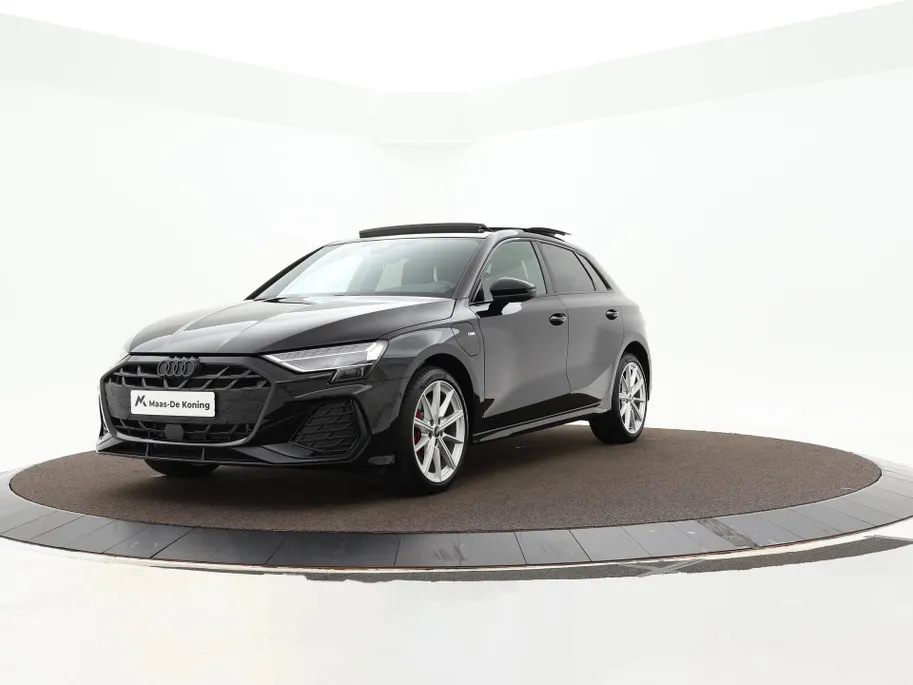 Audi A3 Sportback 45 TFSIe 272pk S-Tronic S edition Competition · Panoramdak · Camera · SONOS Sound · Head-Up Display · Matrix LED · Garantie t/m 28-09-2030 of 100.000km