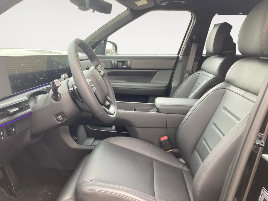 Hyundai Santa Fe 1.6 T-GDI PHEV Black Line 4WD 7p | Leder | Full options! | Navi | Stoel- stuurverwarming | Auto komt 26-8 terug |