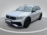 Volkswagen Tiguan 1.4TSIeHybrid 180kW/245PK R-Line Black Style · Panoramadak · Trekhaak · 360°Camera + Parkeersensoren ·