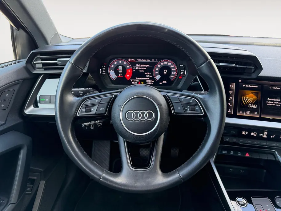 Audi A3 Limousine 30 TFSI Advanced edition | Automaat | Trekhaak | Cruise Control | All Season Banden | Climate Control | Verwarmbare Voorstoelen | Parkeersensoren Achter | Navigatie | Bovag Garantie