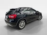 Mercedes-Benz GLA 180 Business Solution Limited | achteruitrijcamera | cruise control | start/stop systeem | Bluetooth telefoonvoorbereiding | schakelmogelijkheid aan stuurwiel |