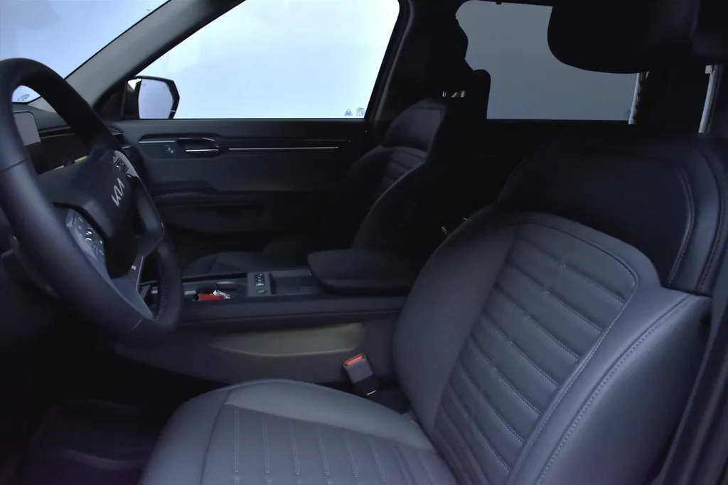 Kia EV9 99,8kWh 204pk RWD Plus NIEUW - SNEL LEVERBAAR