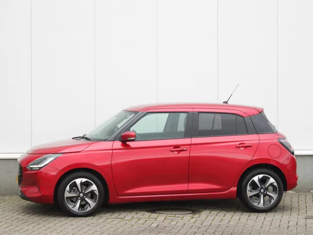 Suzuki Swift 1.2 Style Smart Hybrid Automaat | € 2200,- DEALERKORTING! | Alle kleuren leverbaar!