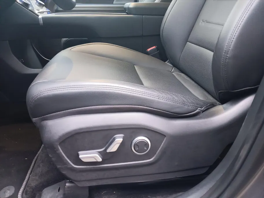 Hyundai Santa Fe 1.6 T-GDi HEV 7-zits Premium / BTW / Org. Nederlands! / 1e Eigenaar / SCHERP GEPRIJSD!