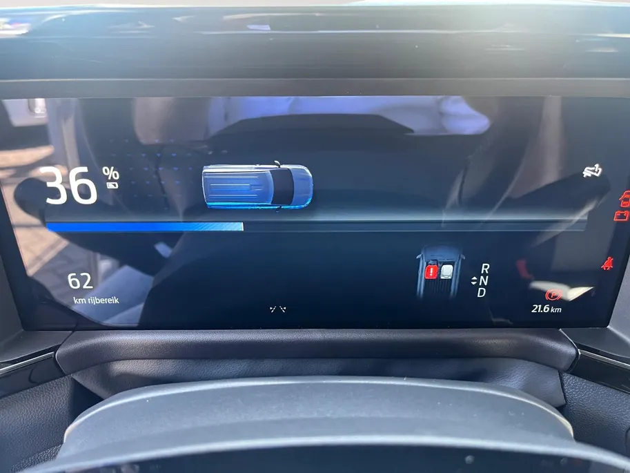 Ford E-Transit Courier Limited 46 kWh Let op! te bestellen voertuig! | Nu met 0,99% rente actie op financial lease | Driver Assist Pack | Camera | Navigatie | Trekhaak