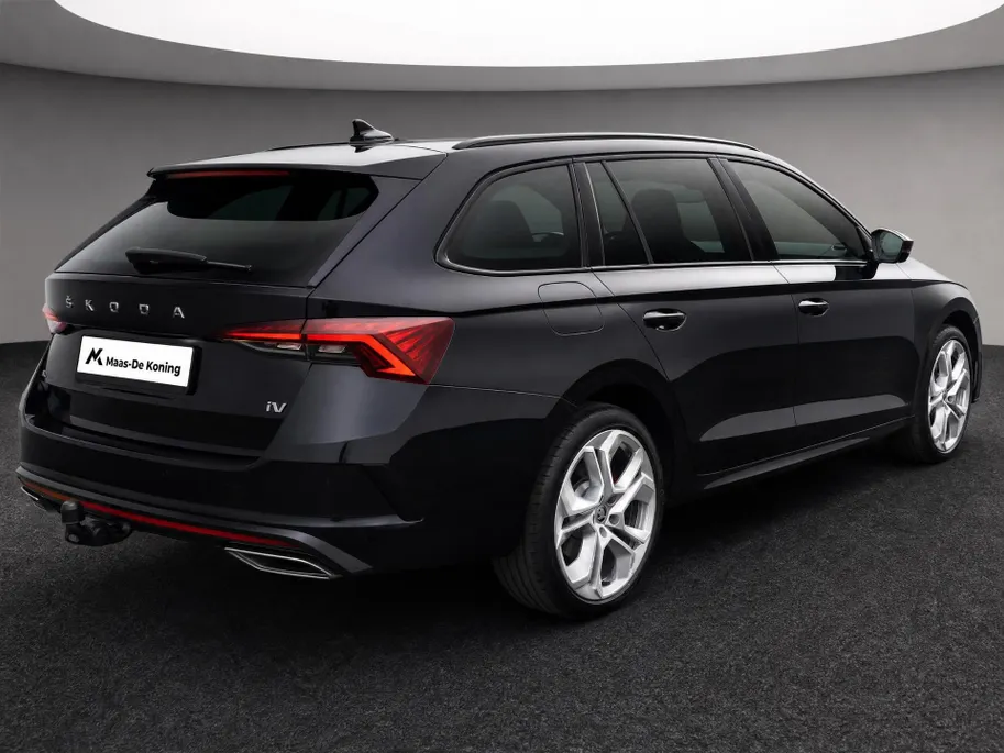 Škoda Octavia Combi 1.4TSI PHEV 180kW/245PK RS iV · Trekhaak ·  Camera · Navigatie · Leder/Alcantara · Apple/Android Car Play ·