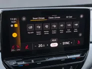 Volkswagen ID.4 Pure 52 kWh 148pk · SOH 92,8% · Panoramadak · 360 Camera · Stuur- & Stoelverwarming · Keyless · Dodehoeksensor · Matrix LED ·