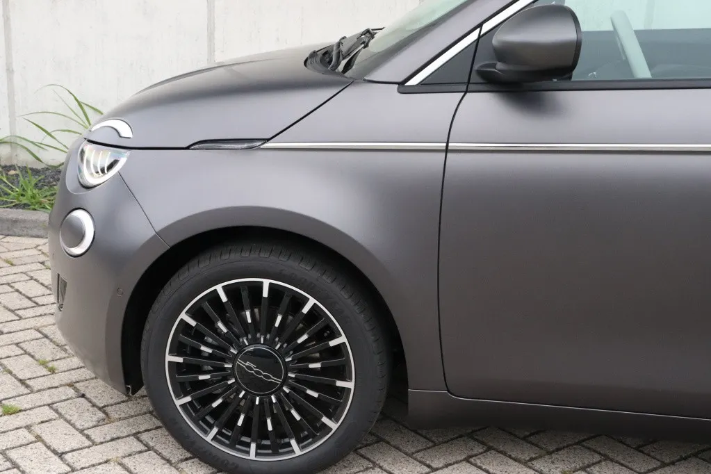 Fiat 500e C La Prima 42 kWh | 'Matt Grijs' | Technology | Winter | Camera | 17'