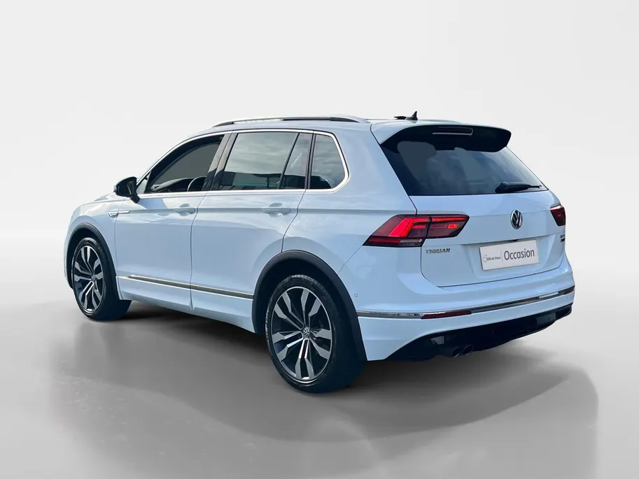Volkswagen Tiguan 2.0 TSi DSG-aut. 4Motion Highline R-Line NL Auto | 11-2017 | Pano dak | Trekhaak | 20' | Stoelverwarming | Etc.