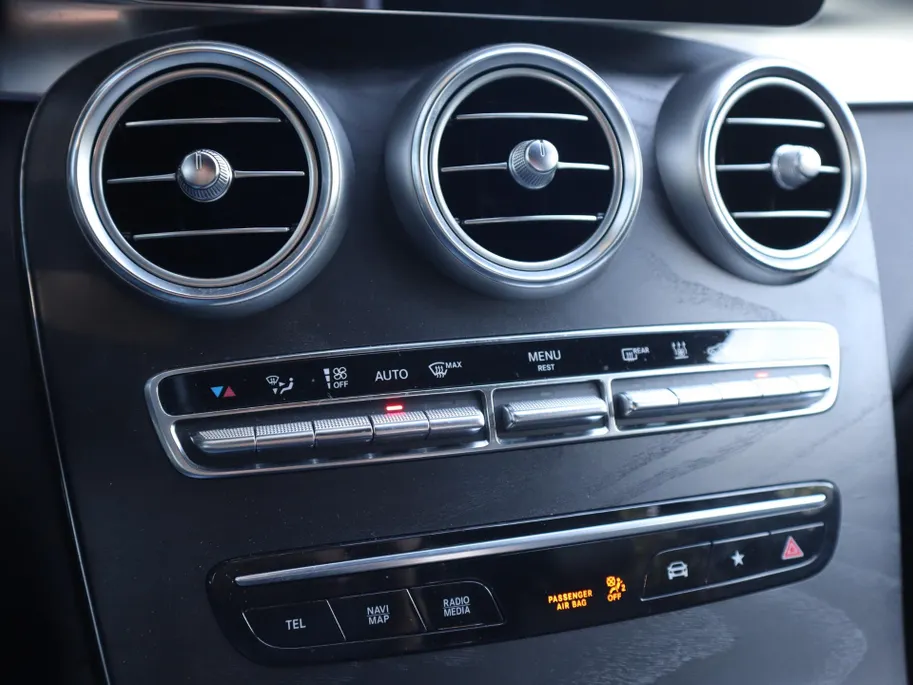 Mercedes-Benz GLC 300e 4MATIC Premium l Trekhaak l Nightpakket l Carplay