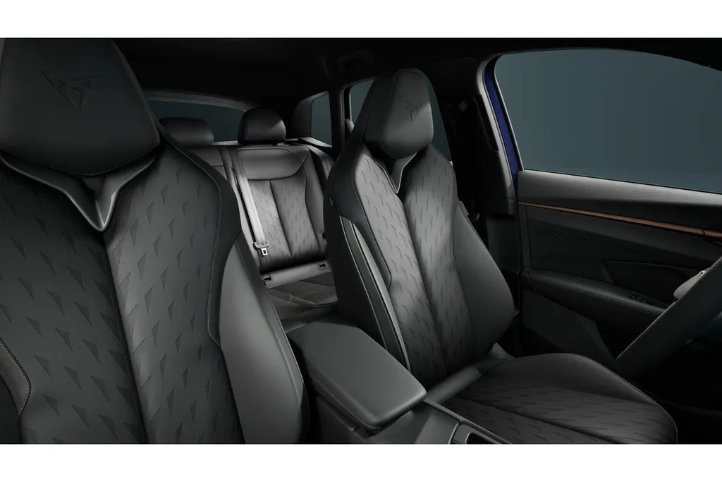 CUPRA Terramar VZ Limited | Achteruitrijcamera | Draadloze Apple CarPlay™, Android Auto™ | Elektronisch Sperdifferentieel (XDS)