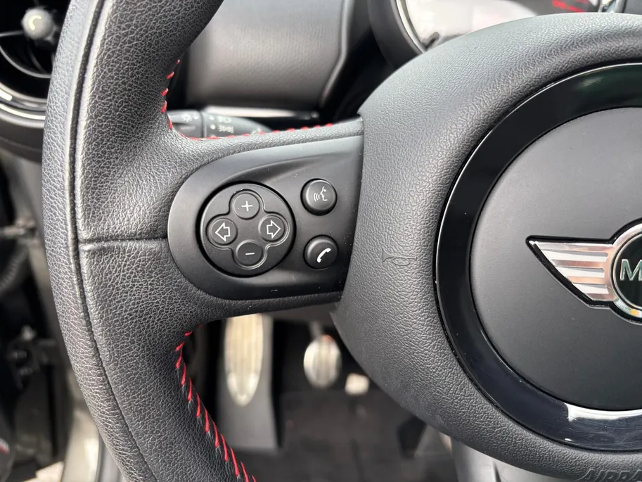 MINI Countryman 1.6 John Cooper Works ALL4 Chili | Pano-dak | Navigatie | 18 Inch | Sportstoelen | Stoel- voorruitverw. |