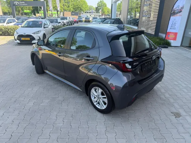Toyota Yaris 1.5 Hybrid 115 Dynamic Limited | Parkeersensoren