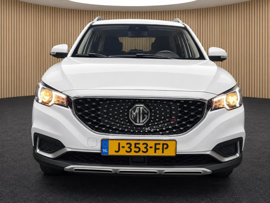 MG ZS EV MG Luxury 45 kWh SOH 91% | Navigatie | Schuifkanteldak | ACC | Leder interieur | Stoelverwarming |