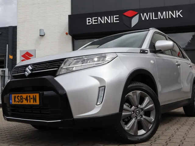 Suzuki Vitara 1.4 BoosterJet Hybrid Select Automaat All Seasons | Carplay | Adaptive Cruise