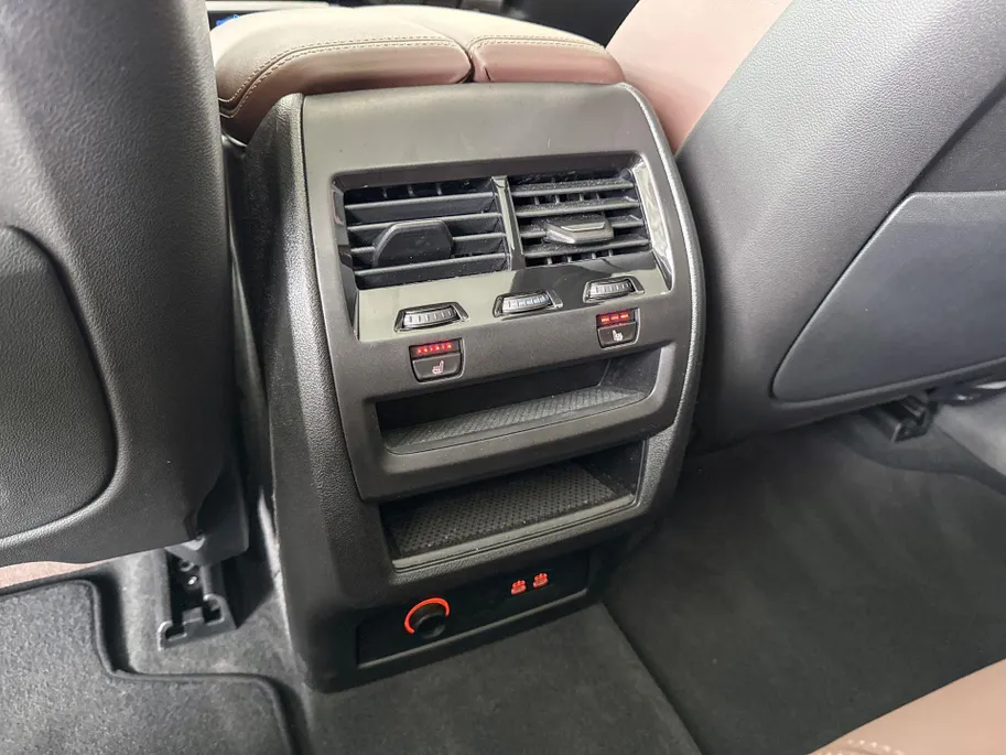 BMW X5 xDrive50e Launch Edition Innovation Pack