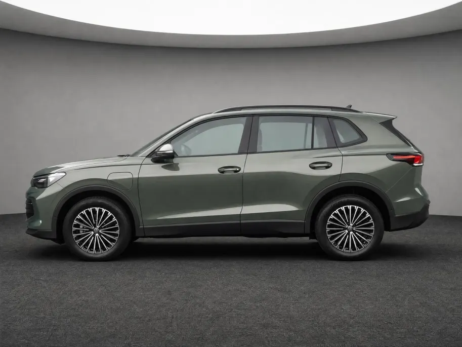 Volkswagen Tiguan 1.5 204pk DSG eHybrid Life Edition · Panoramadak · Camera · Wegklapbare Trekhaak ·  Apple/Android Car Play · Navigatie · 18'' Inch ·