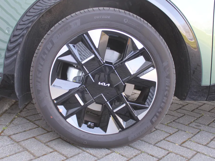 Kia Sportage 1.6 T-GDi Plug-in Hybrid GT-PlusLine | Stuur-/stoelverwarming + ventilatie | Schuifdak | 360 Camera | HUD | LED | Elek. stoelverstelling + achterklep |
