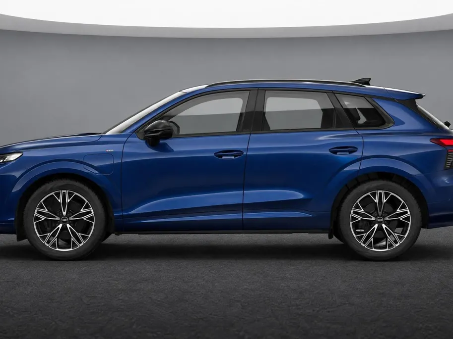 Audi Q3 e-hybrid S edition 272 PK · Tech plus · Trekhaak elek. wegklapbaar · Optiekpakket zwart