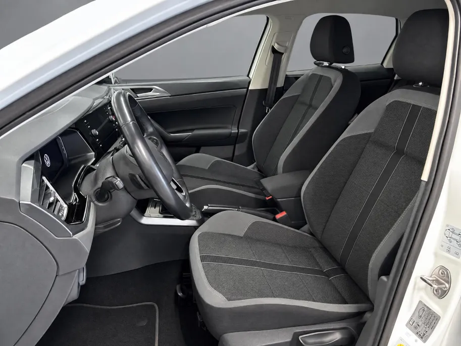 Volkswagen Polo 1.0 TSI 110pk DSG Style · Camera · Apple/Android Car Play · Navigatie · P-Sensoren · Stoelverwarming · 17'' Inch ·