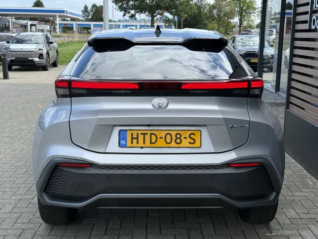 Toyota C-HR 2.0 PHEV 220 Dynamic Bi-Tone | All Seasons