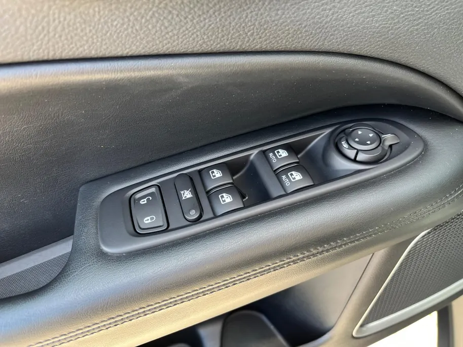 Jeep Compass 1.3T Night Eagle Liberty Edition | Trekhaak | Pakeer Camera | Cruise Control | Climate Control | Apple/Android Carplay |