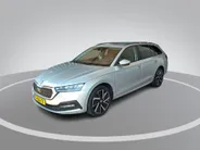 Škoda Octavia Combi 1.4 TSI iV PHEV 204pk DSG Business Edition · Stuur- & Stoelverwarming · Apple/Android Car Play · Cruise Control · Elek. Achterklep · Draadloze Telefoonlader ·