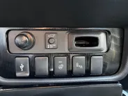 Mitsubishi Outlander 2.4 PHEV Instyle | Trekhaak | Leder | Schuif-kantel dak | Rondom camera | Elektrisch. Achterklep | Stoel en stuurverwarming | Set winterwielen |