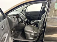 Renault Captur 90PK TCe Intens | Trekhaak | Navi | Climate Control | Bluetooth | Camera | Parkeersensoren | Cruise Control | Armsteun | Licht & Regen Sensor | Blind Spot |