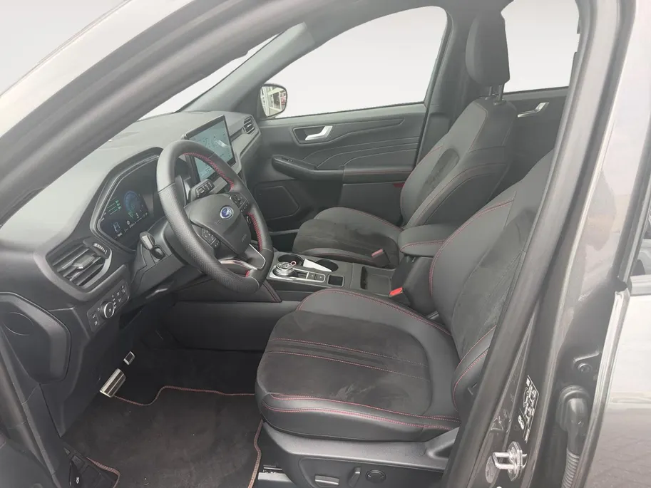 Ford Kuga 2.5 PHEV ST-Line X | Panoramadak | Trekhaak | Stoel/Stuur en Voorruitverwarming | Elektr. Memory Seats | Elektr. Achterklep | Fabrieksgarantie!| B&O Sound | Driver Assistance Pack |