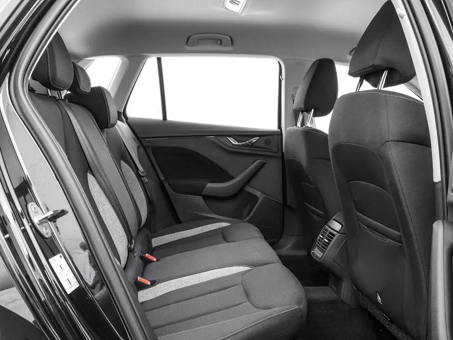 Škoda Kamiq 1.0 TSI 115pk Selection · Apple/Android Car Play · P-Sensoren · Cruise Control · DAB · 16'' Inch · Garantie t/m 18-06-2028 of 100.000km