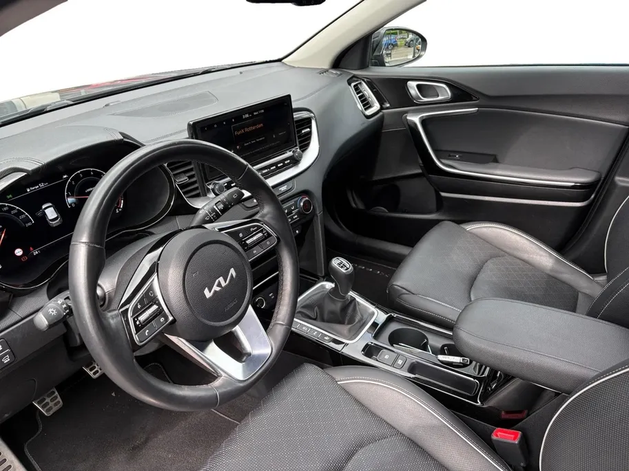 Kia XCeed 1.5 T-GDI MHEV ExecutiveLine | Airco | Navi | Camera | Stoelverwarming | Panoramadak | Stoelventilatie | Elektrische stoelen |