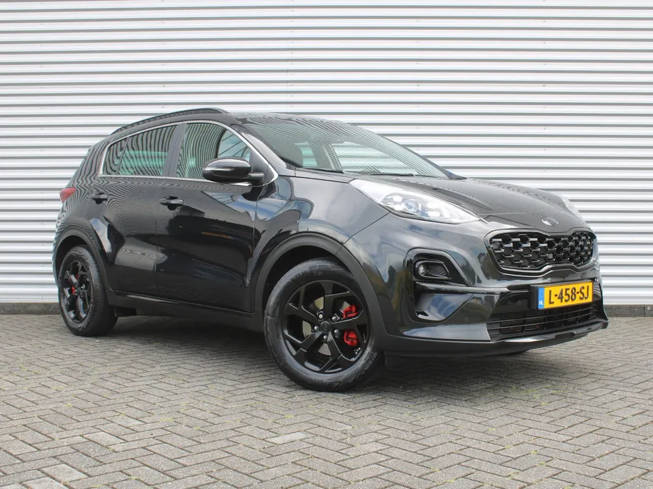 Kia Sportage 1.6 T-GDI Black Edition | Stuur-/stoelverwarming v+a | Schuifdak | Leer | Camera | Elek. achterklep | Cruise | PDC | Navi | 17' LM | Zeer nette auto! |
