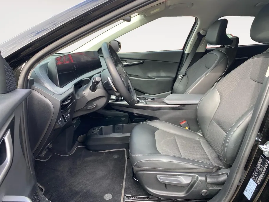 Kia EV6 Air 58 kWh | Climate control | Navigatie | Parkeercamera | LM-velgen 19 inch | Adaptive cruise control | Line-assist | Dodehoek detectie |