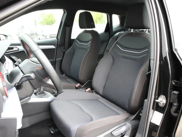 SEAT Arona 1.0 TSI FR 110 PK 110 PK | 6 Versnellingen | CRUISE | NAVI | PDC